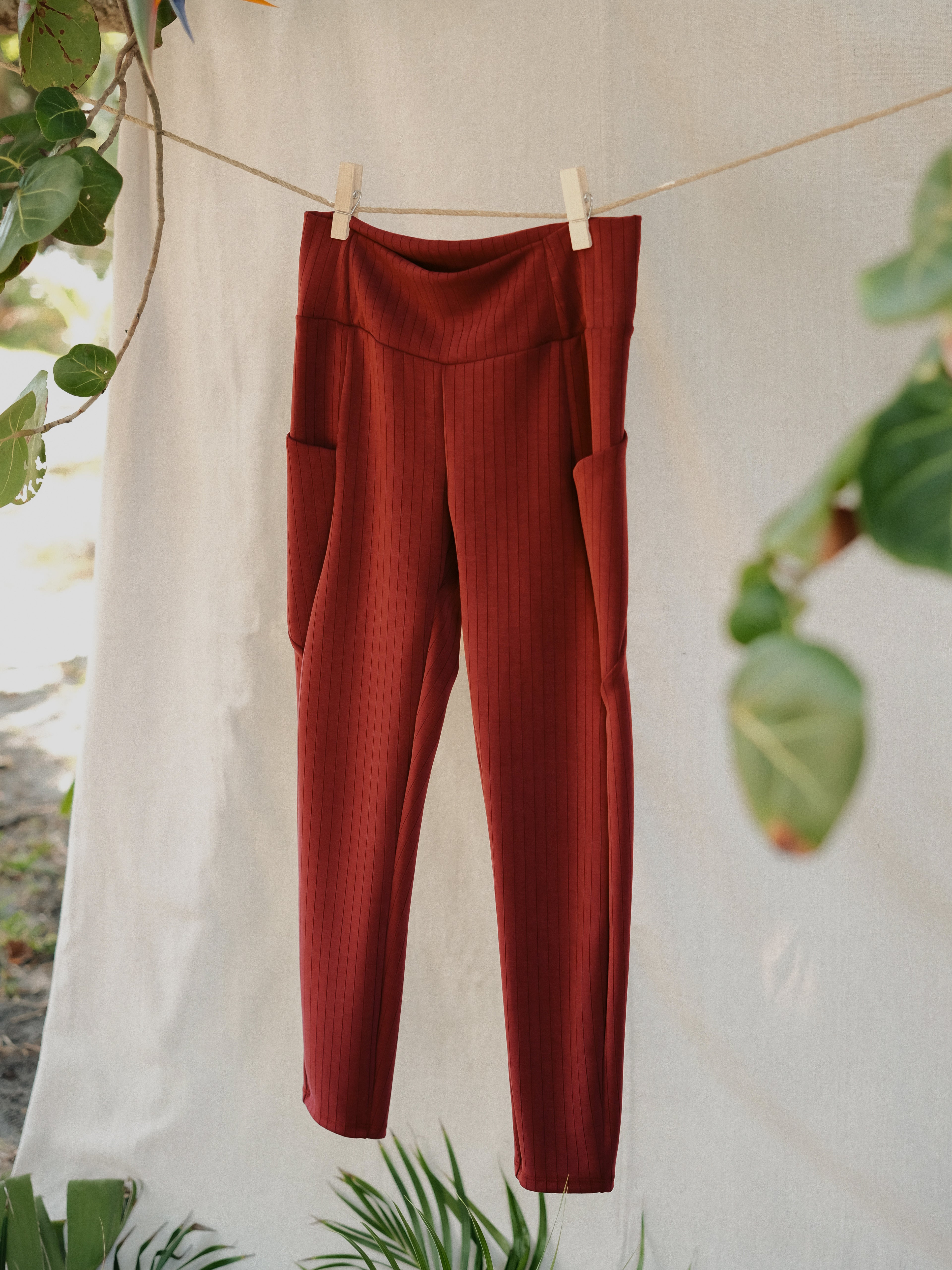 Classic Wide-Ribbed Legging Sangria