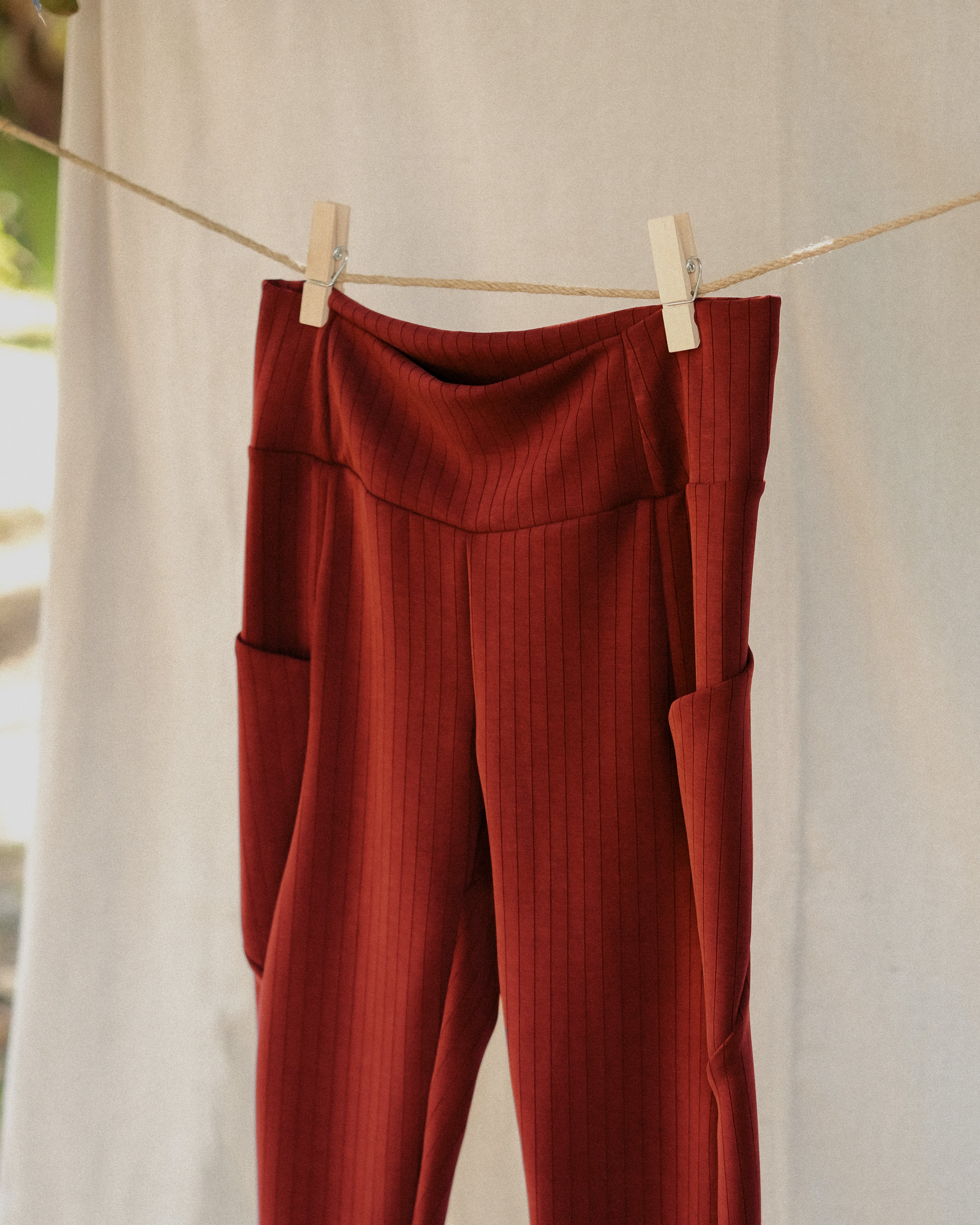 Classic Wide-Ribbed Legging Sangria